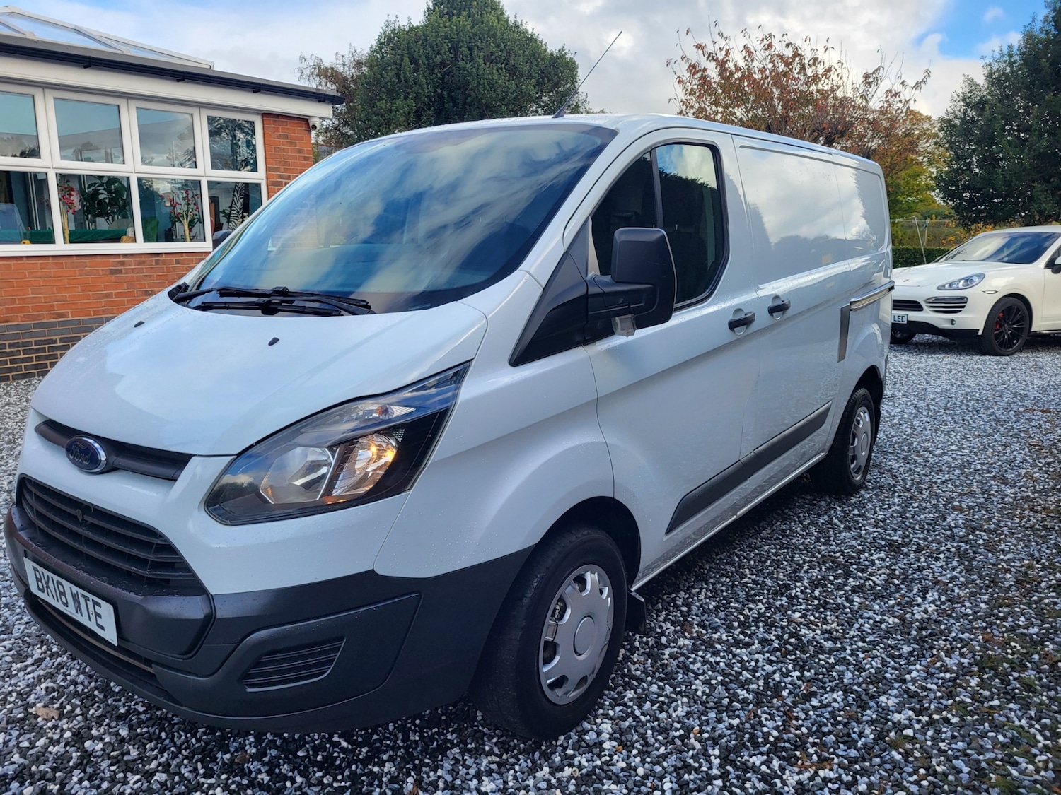 Used Ford Transit Custom 2017 for sale - 76322055: Photo 2