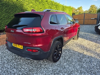 Used Jeep Cherokee 2015 for sale - 79512452: Photo