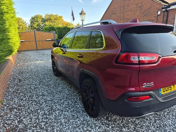 Used Jeep Cherokee 2015 for sale - 79512452: Photo
