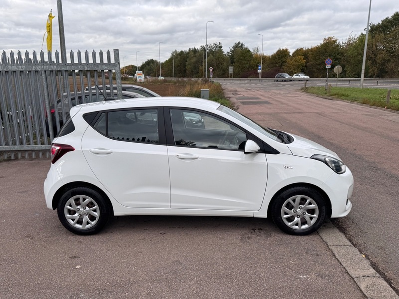 Used Hyundai i10 2018 for sale - 76211000: Photo 14
