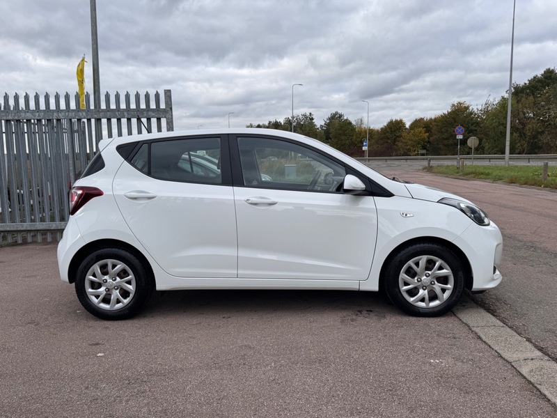 Used Hyundai i10 2018 for sale - 76211000: Photo 15