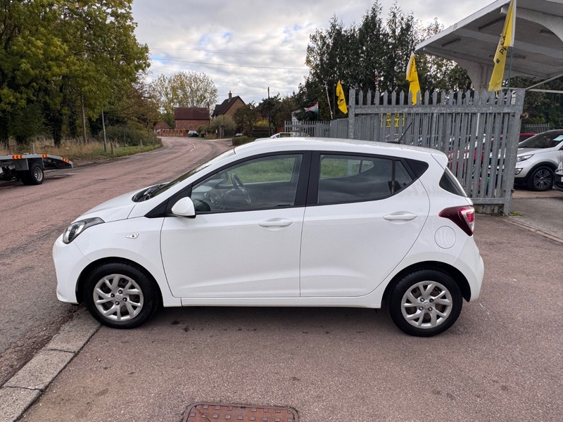 Used Hyundai i10 2018 for sale - 76211000: Photo 16