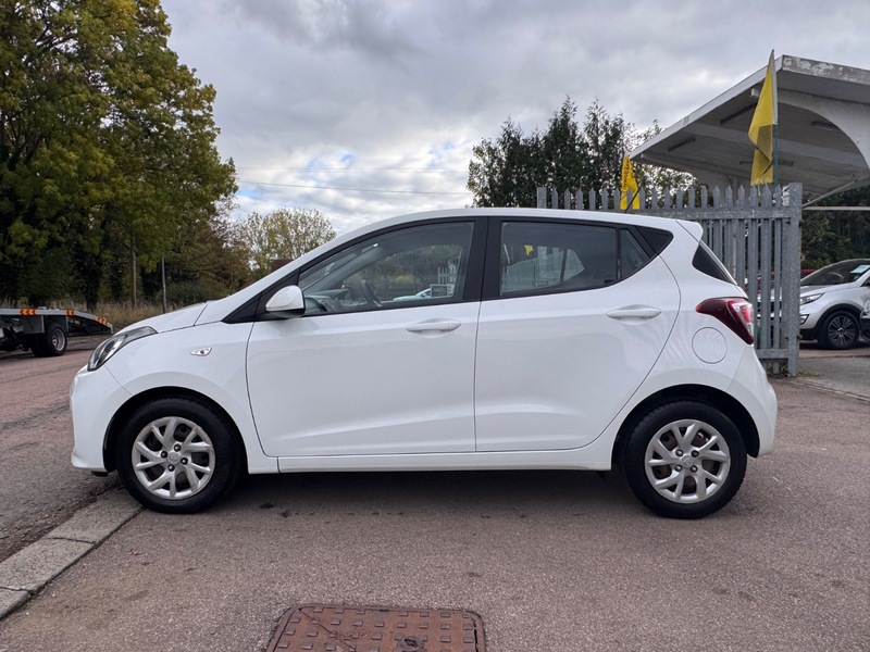 Used Hyundai i10 2018 for sale - 76211000: Photo 17