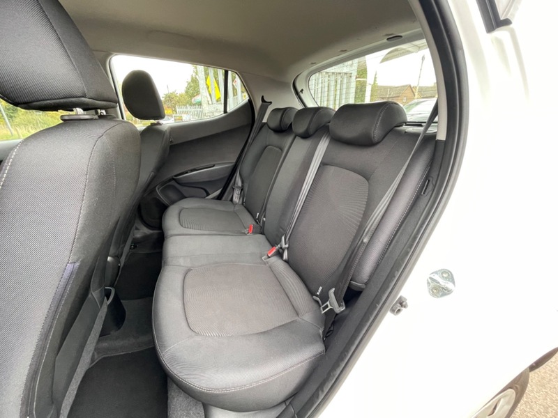 Used Hyundai i10 2018 for sale - 76211000: Photo 20