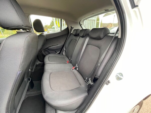 Used Hyundai i10 2018 for sale - 76211000: Photo 20