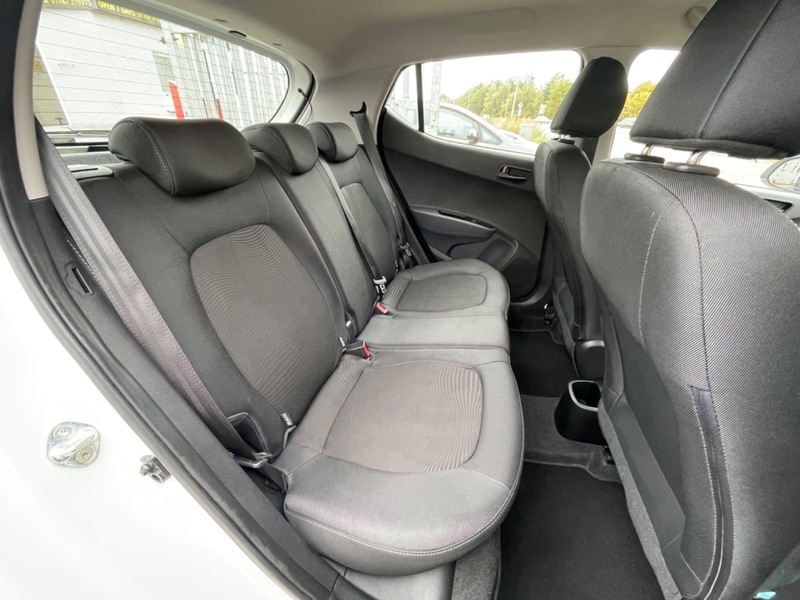 Used Hyundai i10 2018 for sale - 76211000: Photo 21