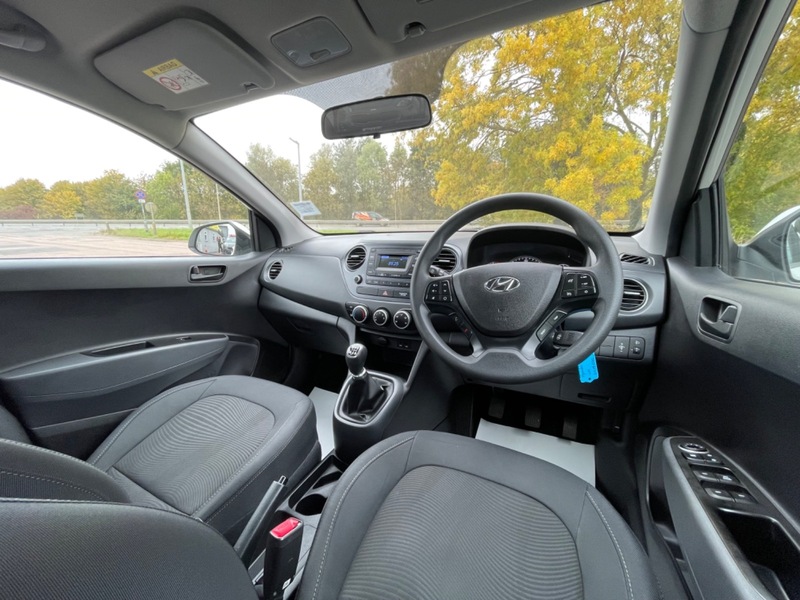 Used Hyundai i10 2018 for sale - 76211000: Photo 22