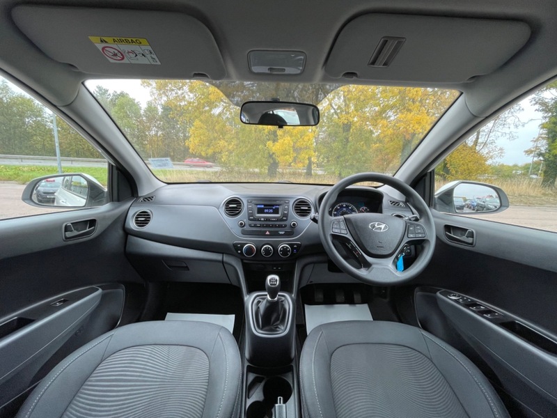 Used Hyundai i10 2018 for sale - 76211000: Photo 23