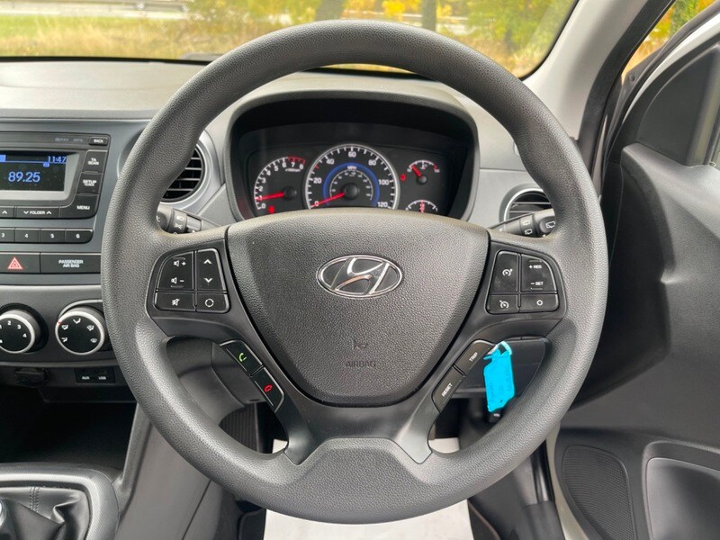 Used Hyundai i10 2018 for sale - 76211000: Photo 25