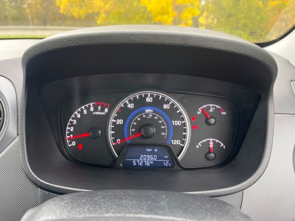 Used Hyundai i10 2018 for sale - 76211000: Photo 26