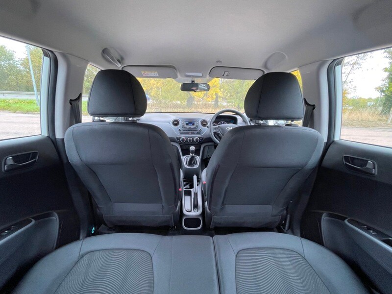 Used Hyundai i10 2018 for sale - 76211000: Photo 27