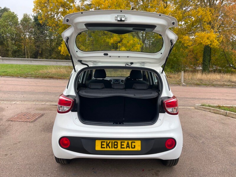 Used Hyundai i10 2018 for sale - 76211000: Photo 28