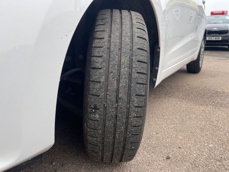 Used Hyundai i10 2018 for sale - 76211000: Photo 30