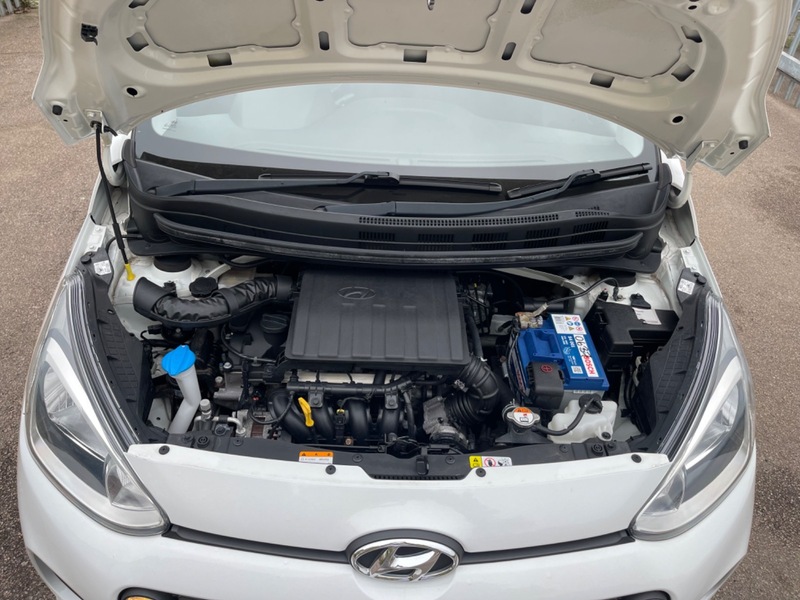 Used Hyundai i10 2018 for sale - 76211000: Photo 31