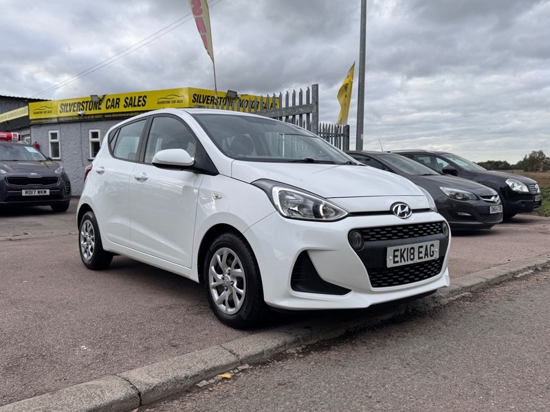 Used Hyundai i10 2018 for sale - 76211000: Photo 4