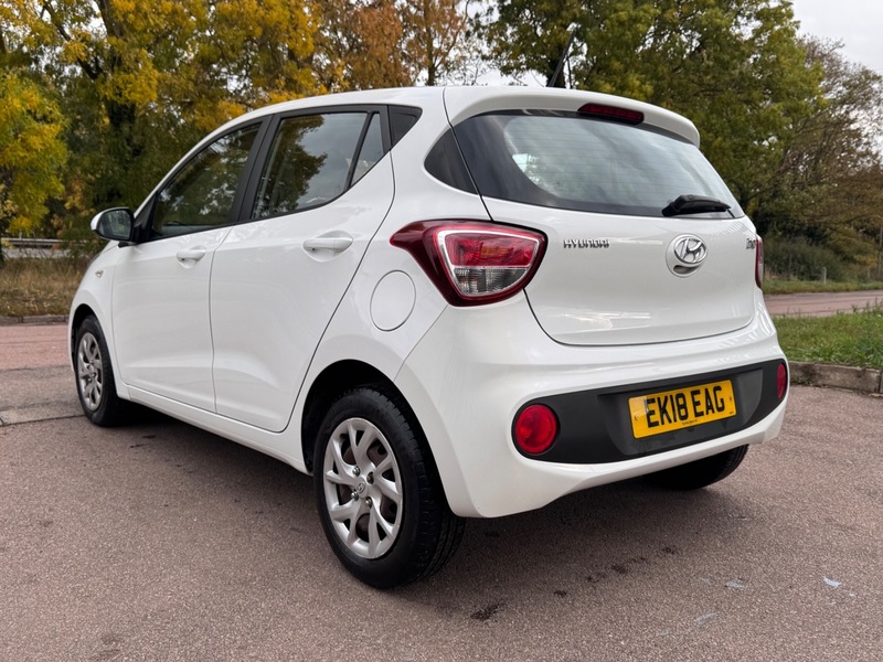 Used Hyundai i10 2018 for sale - 76211000: Photo 9