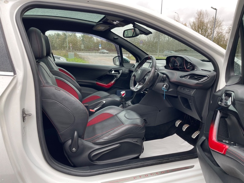 Used Peugeot 208 2014 for sale - 76665905: Photo 17