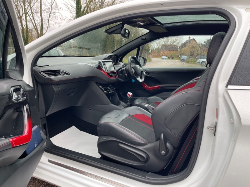 Used Peugeot 208 2014 for sale - 76665905: Photo 18