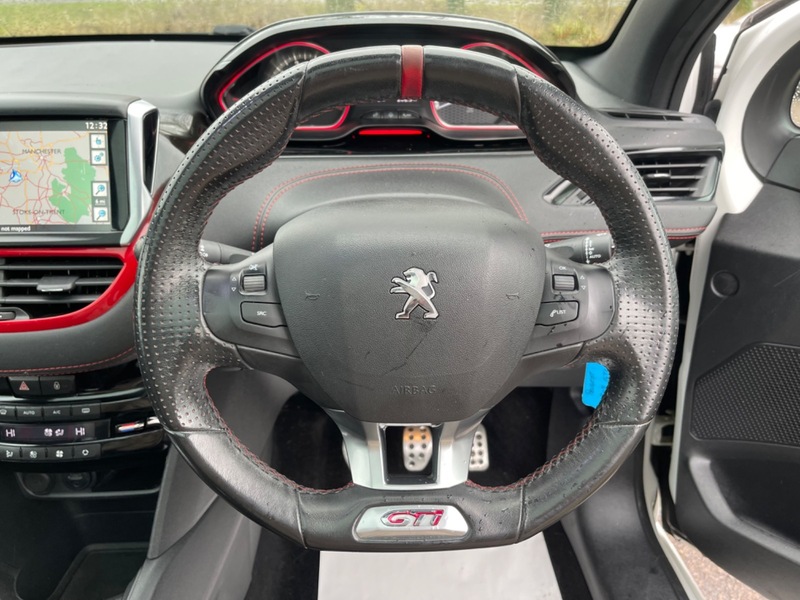 Used Peugeot 208 2014 for sale - 76665905: Photo 21