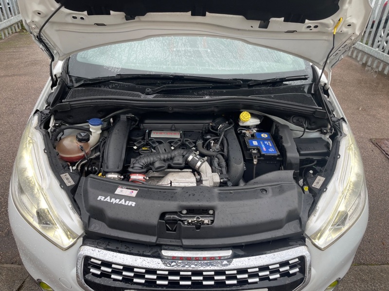 Used Peugeot 208 2014 for sale - 76665905: Photo 27