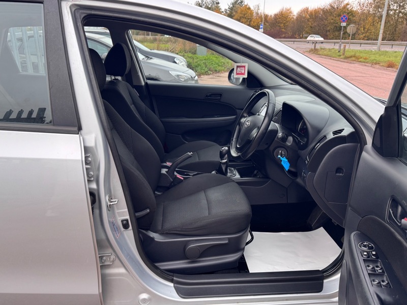 Used Hyundai i30 2010 for sale - 76418046: Photo 16