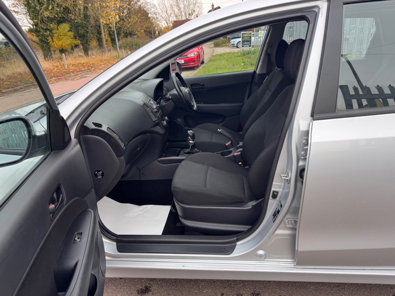 Used Hyundai i30 2010 for sale - 76418046: Photo 21