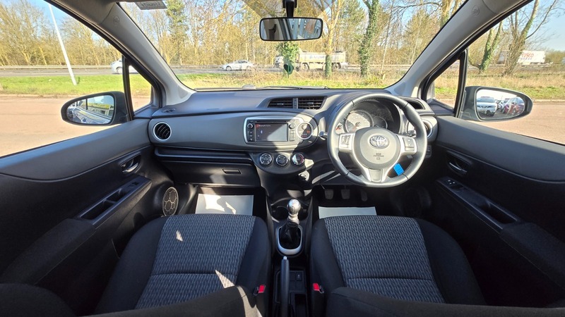 Used Toyota Yaris 2013 for sale - 77766013: Photo 2