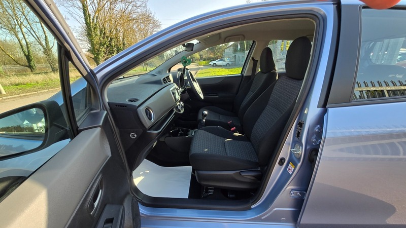 Used Toyota Yaris 2013 for sale - 77766013: Photo 23