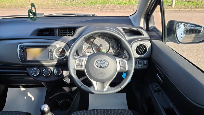 Used Toyota Yaris 2013 for sale - 77766013: Photo 28