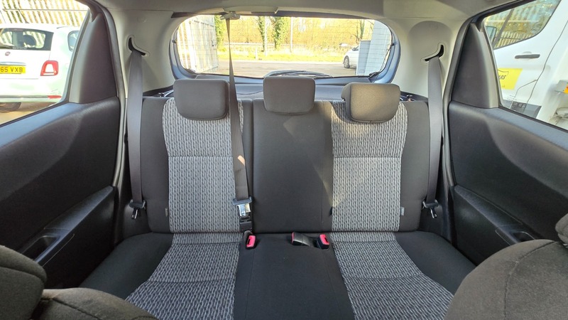 Used Toyota Yaris 2013 for sale - 77766013: Photo 34