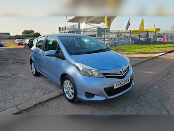 Used Toyota Yaris 2013 for sale - 77766013: Photo
