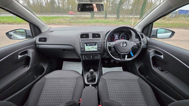 Used Volkswagen Polo 2016 for sale - 77792634: Photo 2