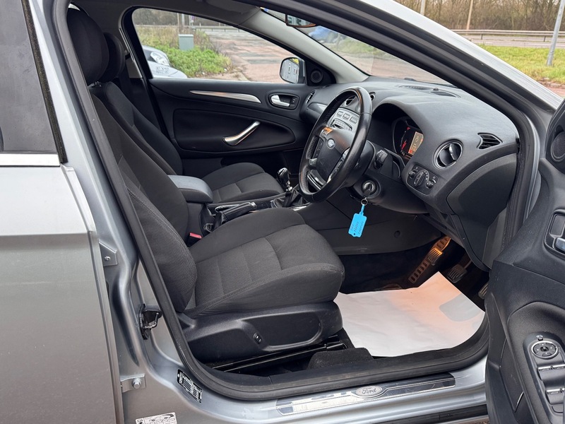 Used Ford Mondeo 2010 for sale - 76924074: Photo 15