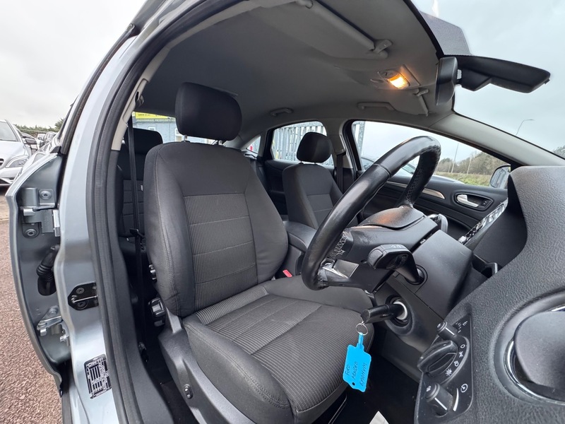 Used Ford Mondeo 2010 for sale - 76924074: Photo 17