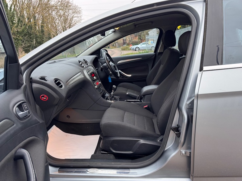 Used Ford Mondeo 2010 for sale - 76924074: Photo 21