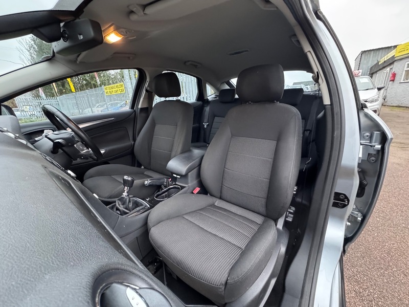 Used Ford Mondeo 2010 for sale - 76924074: Photo 23