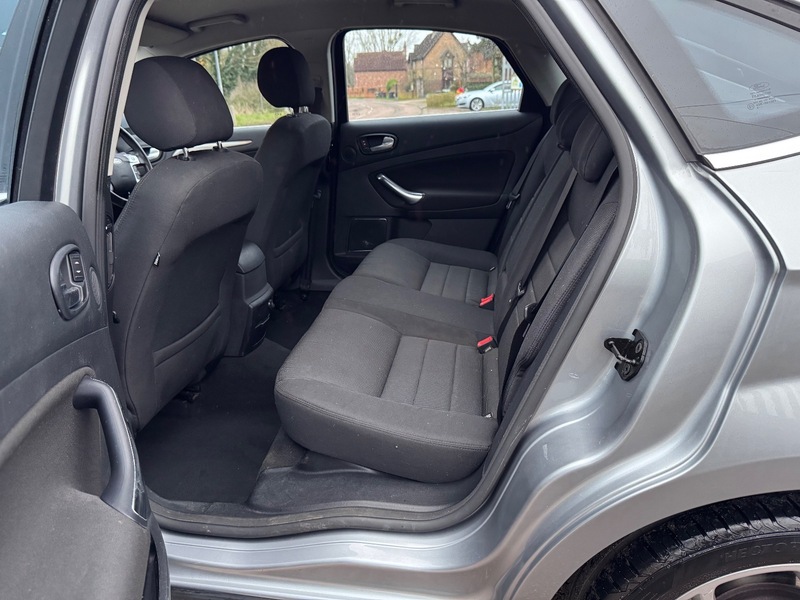 Used Ford Mondeo 2010 for sale - 76924074: Photo 24