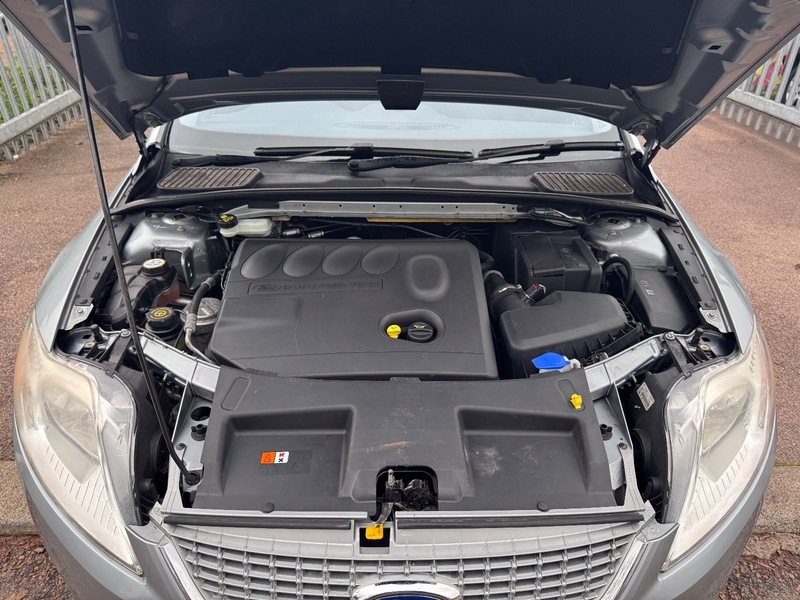 Used Ford Mondeo 2010 for sale - 76924074: Photo 33