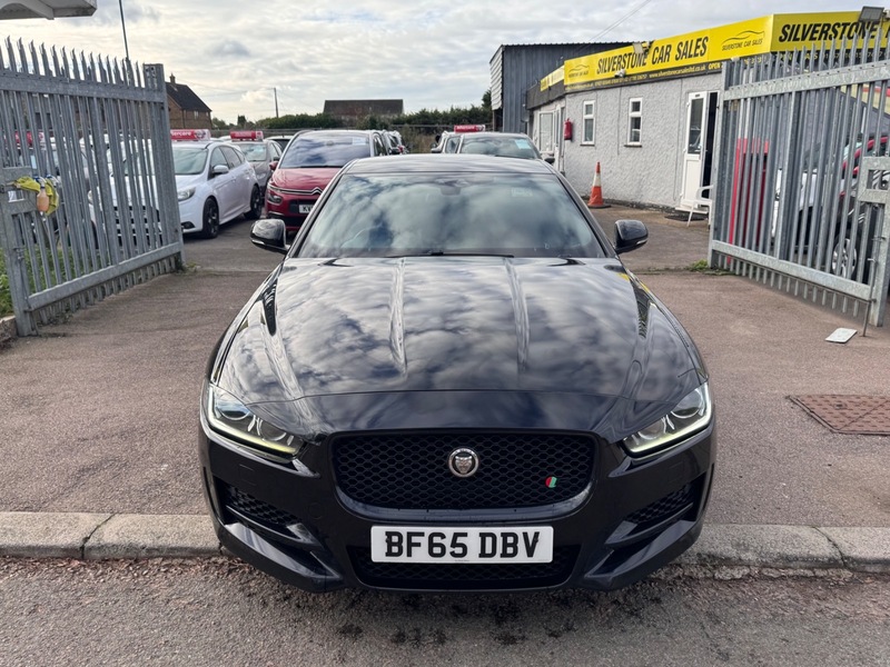 Used Jaguar XE 2015 for sale - 76686861: Photo 2