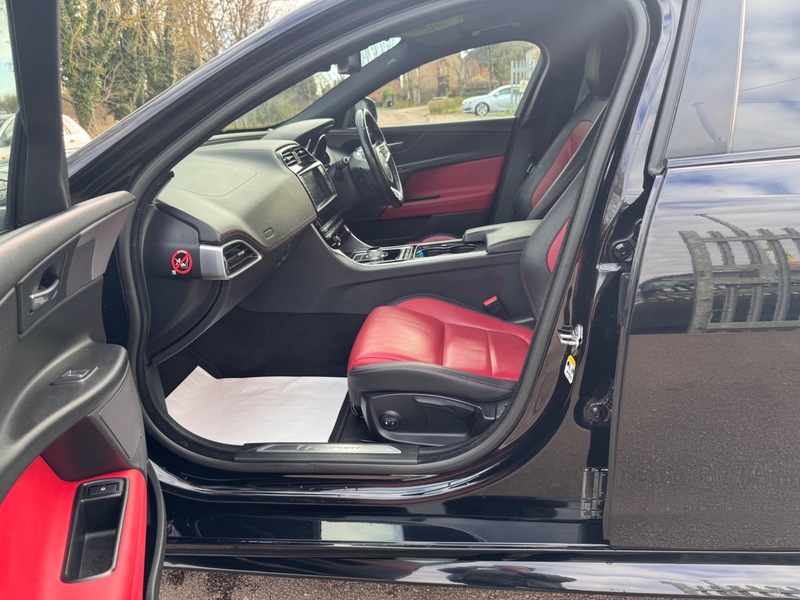 Used Jaguar XE 2015 for sale - 76686861: Photo 22