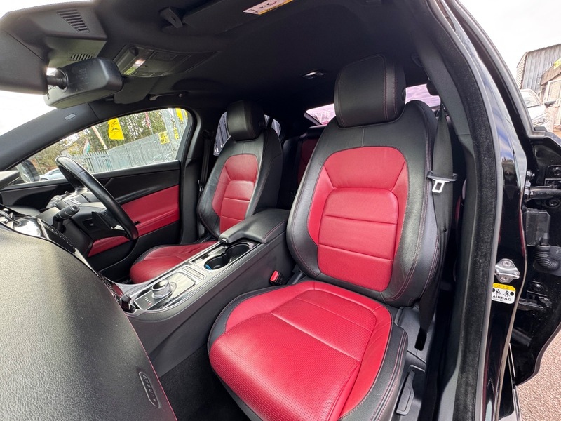 Used Jaguar XE 2015 for sale - 76686861: Photo 24