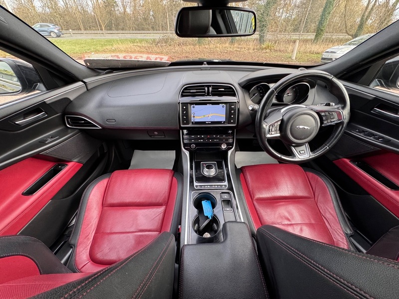 Used Jaguar XE 2015 for sale - 76686861: Photo 28