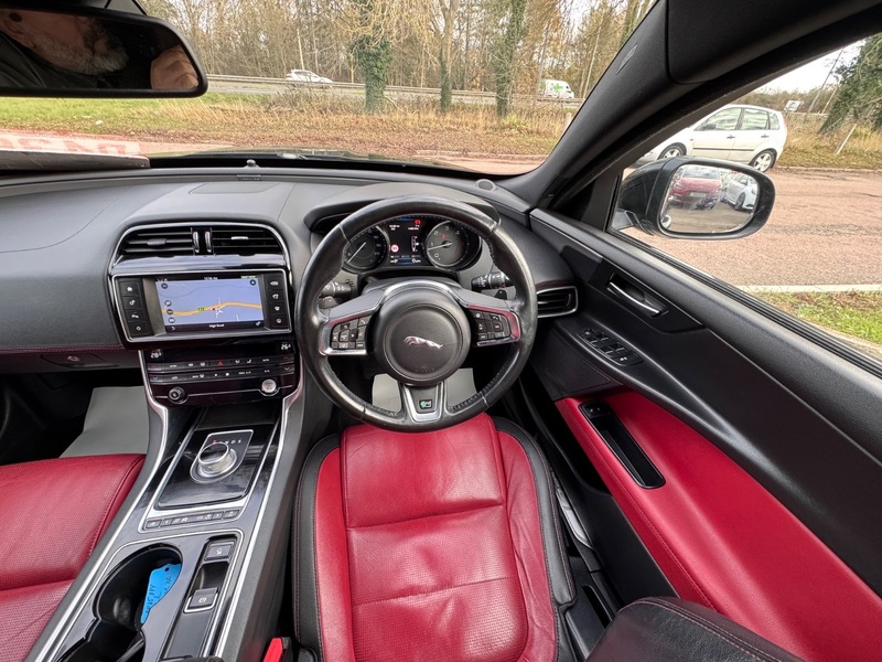 Used Jaguar XE 2015 for sale - 76686861: Photo 29