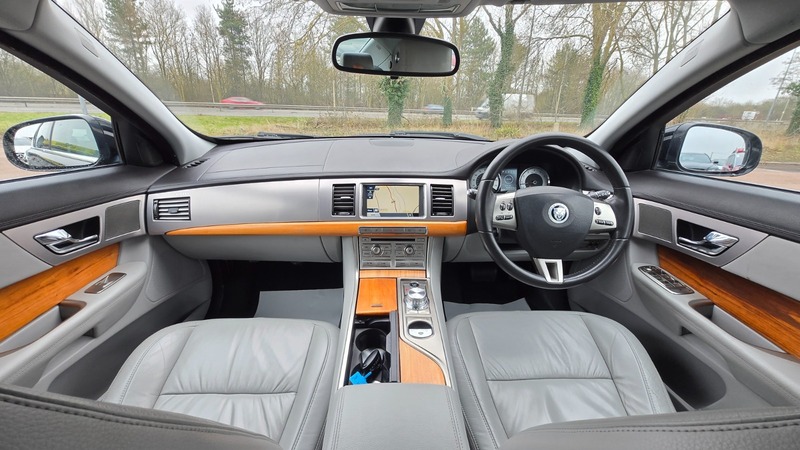 Used Jaguar XF 2010 for sale - 77328837: Photo 2