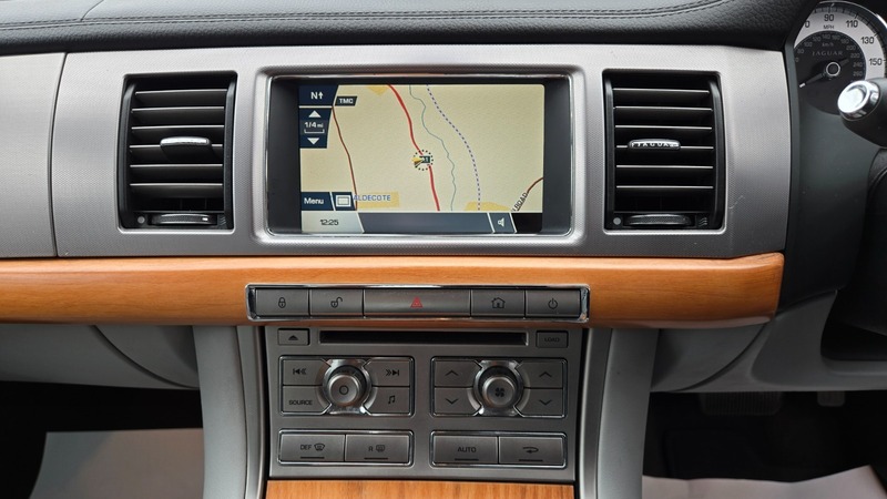 Used Jaguar XF 2010 for sale - 77328837: Photo 28