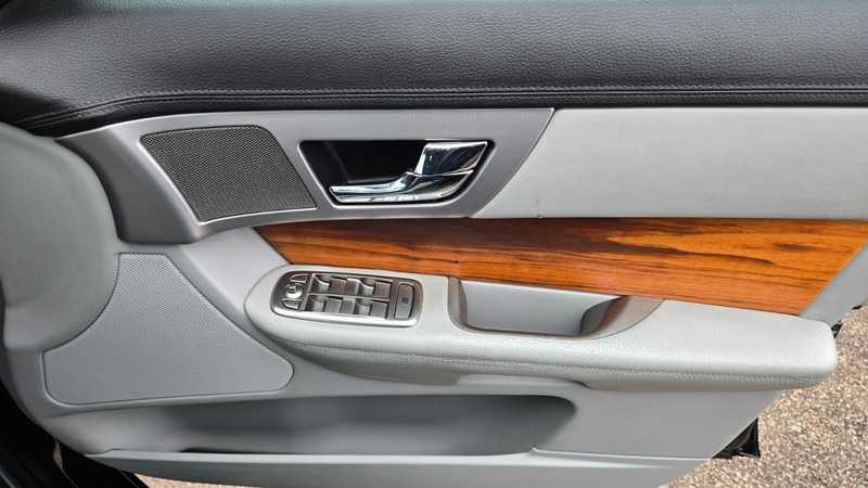 Used Jaguar XF 2010 for sale - 77328837: Photo 34