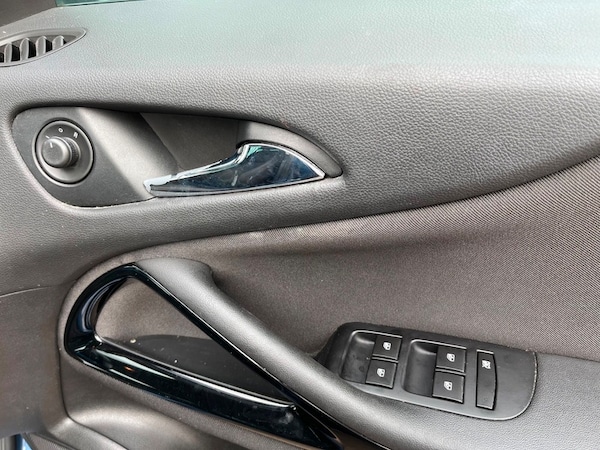 Used Vauxhall Zafira 2015 for sale - 75654950: Photo 19