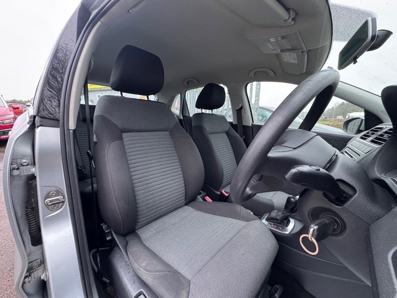 Used Volkswagen Polo 2010 for sale - 77452688: Photo 17