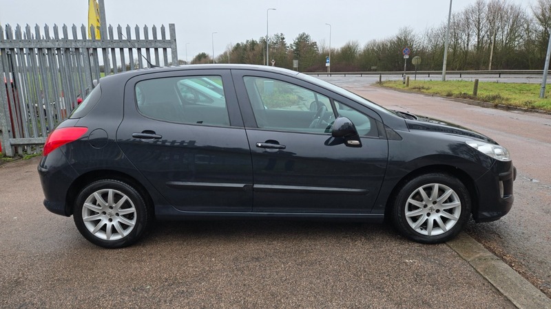Used Peugeot 308 2010 for sale - 77201002: Photo 11