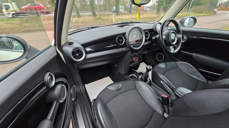 Used MINI Hatch 2011 for sale - 77250983: Photo 21